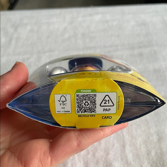 Sonic Minis Stretchy Figure - Red - Picture 5 of 9